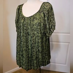 Sara Michelle Dark Green Floral Top Size 2X
